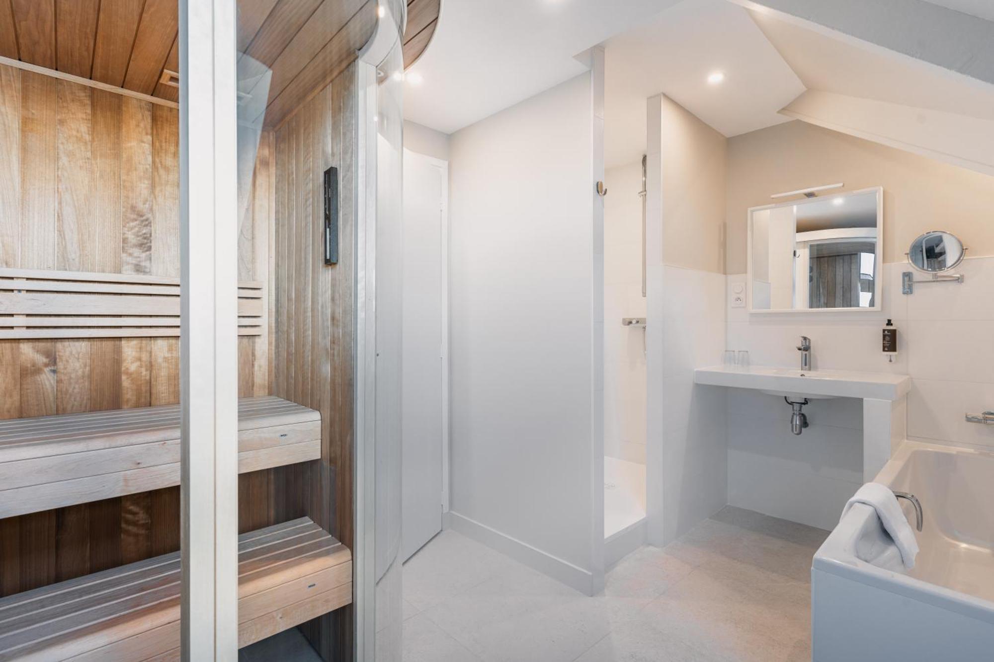 Hotel Spa De La Citadelle Lorient Port-Louis Ngoại thất bức ảnh